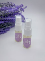 Two bottles of Amarya Henna lemon sealant spray, designed to prolong the longevity of henna designs. Comes in 10 ml and 30ml sizes