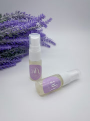 Two bottles of Amarya Henna lemon sealant spray, designed to prolong the longevity of henna designs. Comes in 10 ml and 30ml sizes