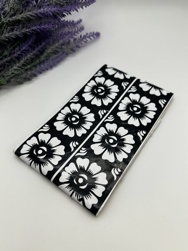 This image shows African-style hand feet stencils by Amarya Henna, designed for easy tracing of traditional patterns.